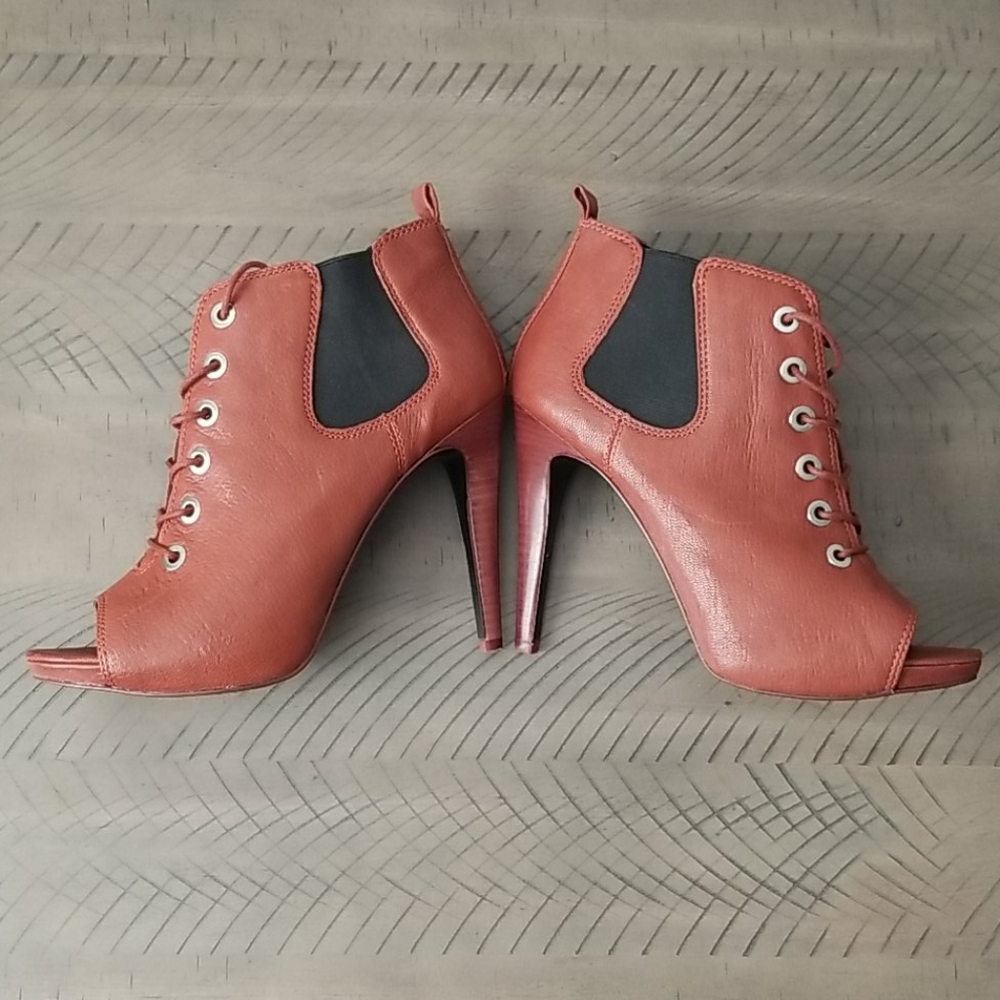 NW ELEKRA PEEP TOE LACE UP BOOTIE